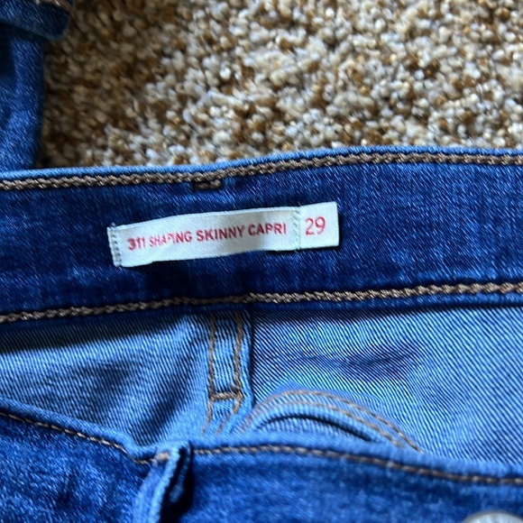 Levi’s 311 Shaping Skinny Capri - Picture 5 of 5